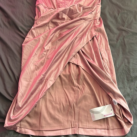 Ruched asymmetrical hem satin tube dress - Picture 4 of 8